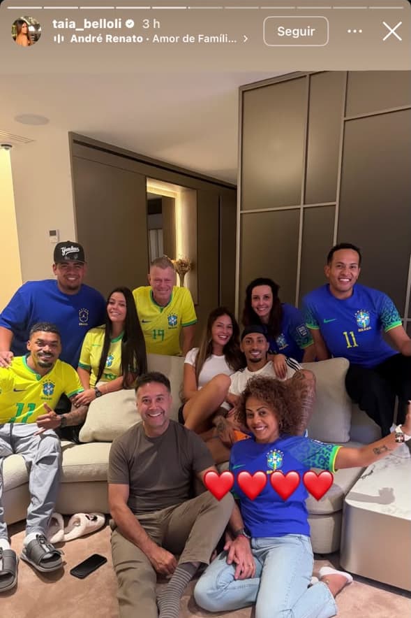 Natalia Belloli, mulher de Raphinha comemorando convocação