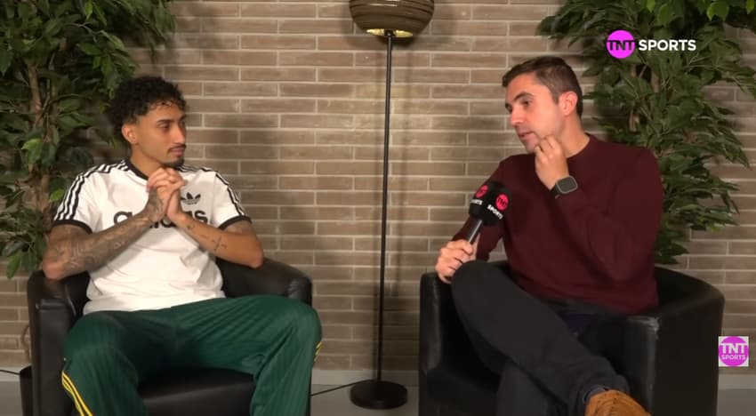 Raphinha durante entrevista ao