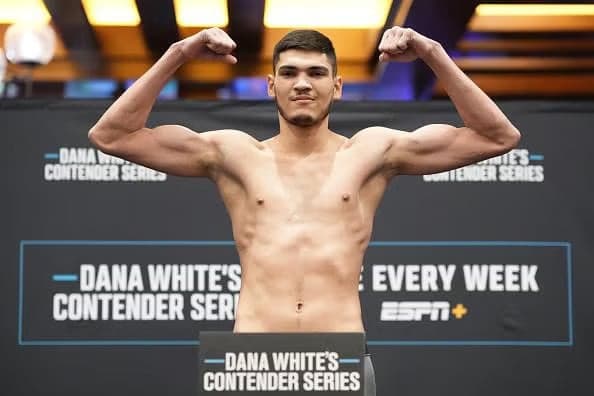Jose Henrique Sousa em pesagem do Dana White's Contender Series, antes do UFC (Foto: Chris Unger/Zuffa LLC/UFC)