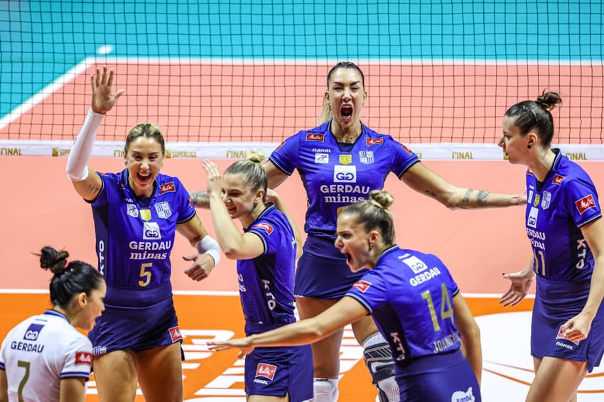 O Minas encerrou a temporada com o vice-campeonato da Superliga Feminina de Vôlei