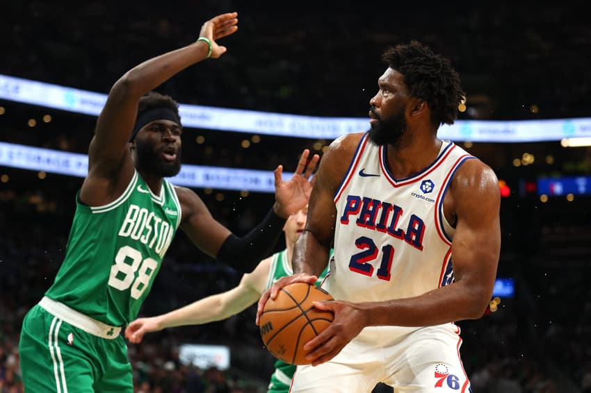 Com Joel Embiid, Philadelphia 76ers eliminou o Boston Celtics na NBA (Foto: Maddie Meyer/Getty Images/AFP)