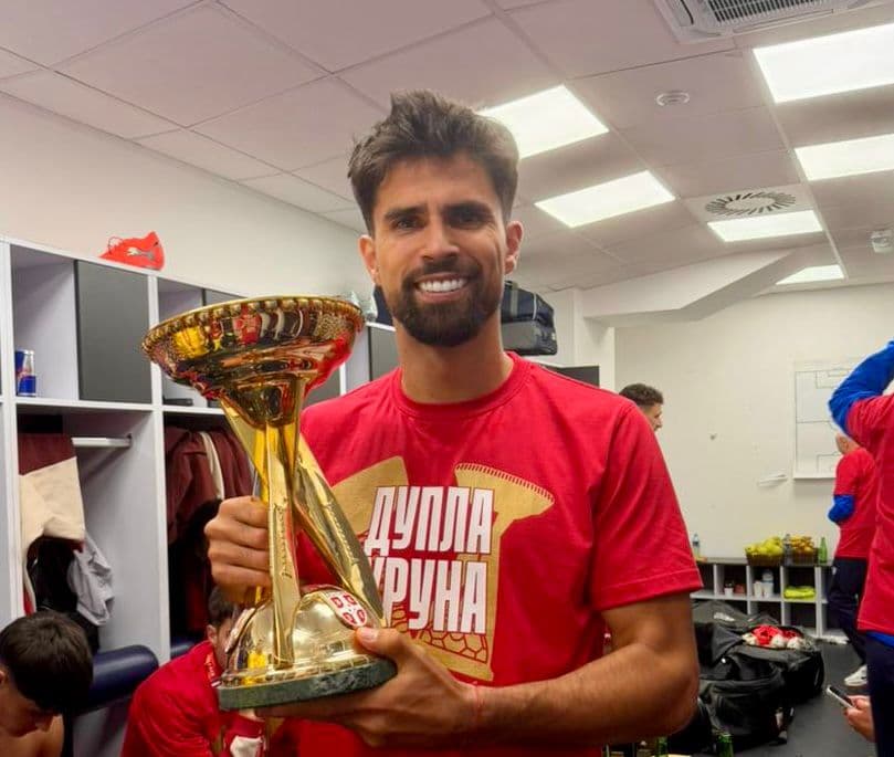 Rodrigão comemora título da Copa da Sérvia (Foto: Divulgação)Rodrigão comemora título da Copa da Sérvia (Foto: Divulgação)