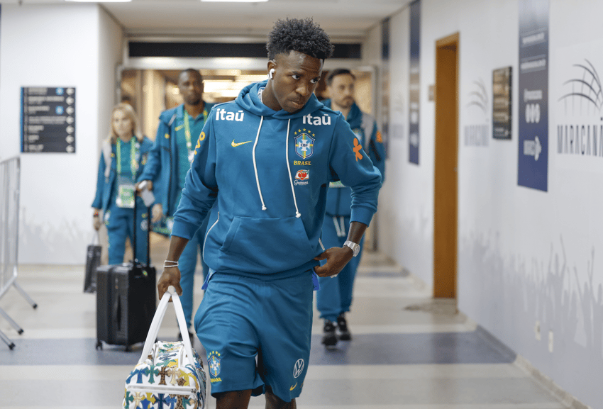 Vini Jr na chegada ao Maracanã para Brasil x Panamá