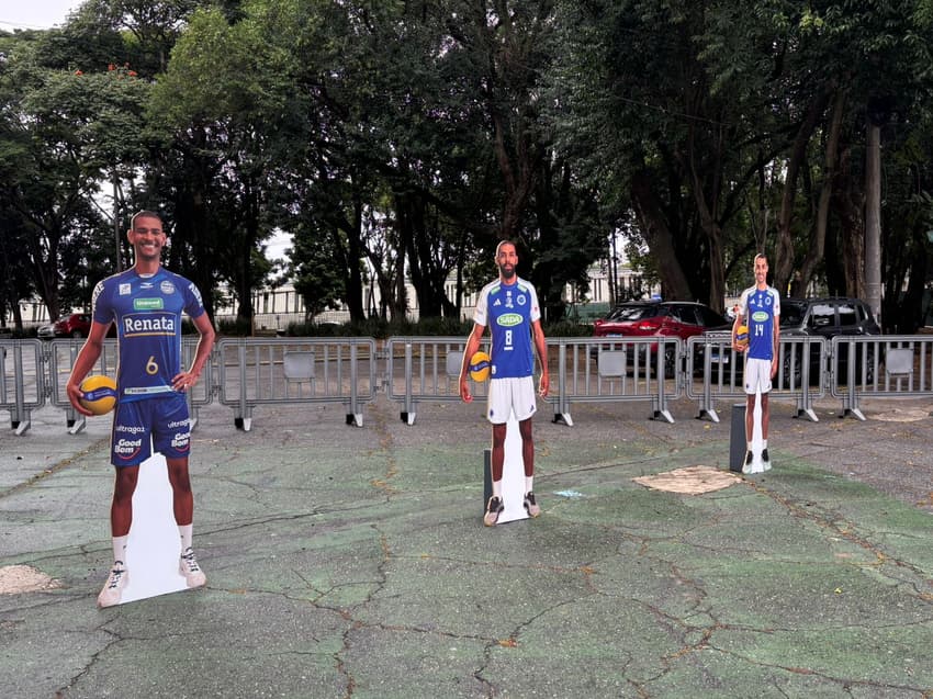 Da esquerda para a direita: Adriano, do Campinas, Wallace e Douglas Souza, do Sada Cruzeiro (Foto: Beatriz Pinheiro/Lance!)
