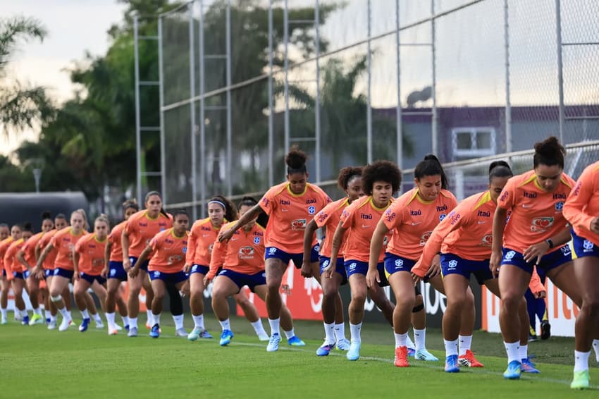 Seleção comandada por Arthur Elias se prepara para enfrentar os EUA. (Lívia Villas Boas/CBF)