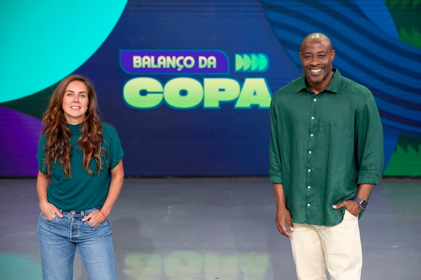 Neguerê e Carol Barcellos apresentam o Balanço da Copa (Foto: SBT)