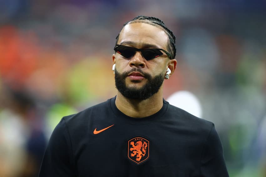 Memphis coimeçou a partida no bancon de reservas (Foto: REUTERS/Hannah Mckay/FolhaPress)