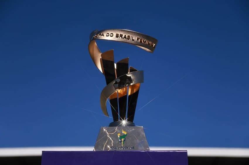 Troféu da Copa do Brasil Feminina Créditos: Rebeca Reis/Staff Images Woman/CBF