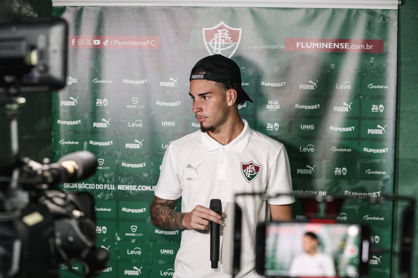 Agner na zona mista após Fluminense x Madureira (Foto: Lucas Merçon/ Fluminense FC)