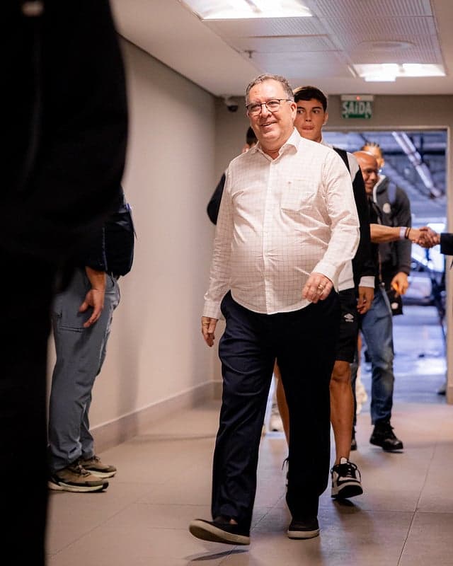 Presidente do Santos, Marcelo Teixeira, durante partida do clube na Neo Química Arena, em São Paulo. (Foto: Raul Baretta/ Santos FC)