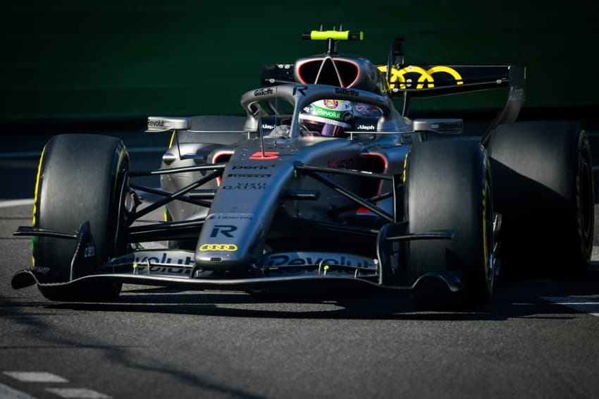 O piloto brasileiro da Audi, Gabriel Bortoleto, participa do segundo treino livre no circuito de rua de Mônaco, antes do Grande Prêmio de Mônaco de Fórmula 1 (Foto: Andrej Isakovic / Afp)