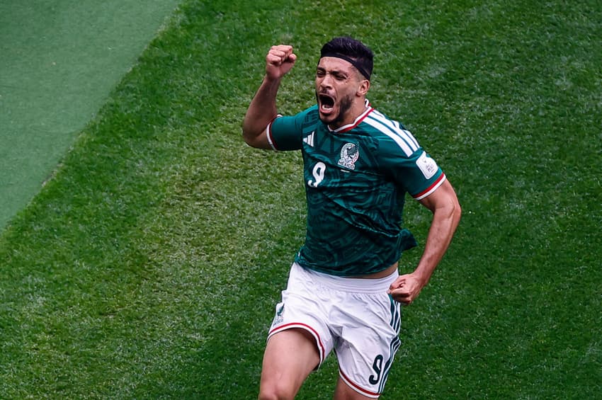 Raúl Jiménez comemora gol em México x África do Sul pela Copa do Mundo 2026 (Foto: RODRIGO OROPEZA / AFP)