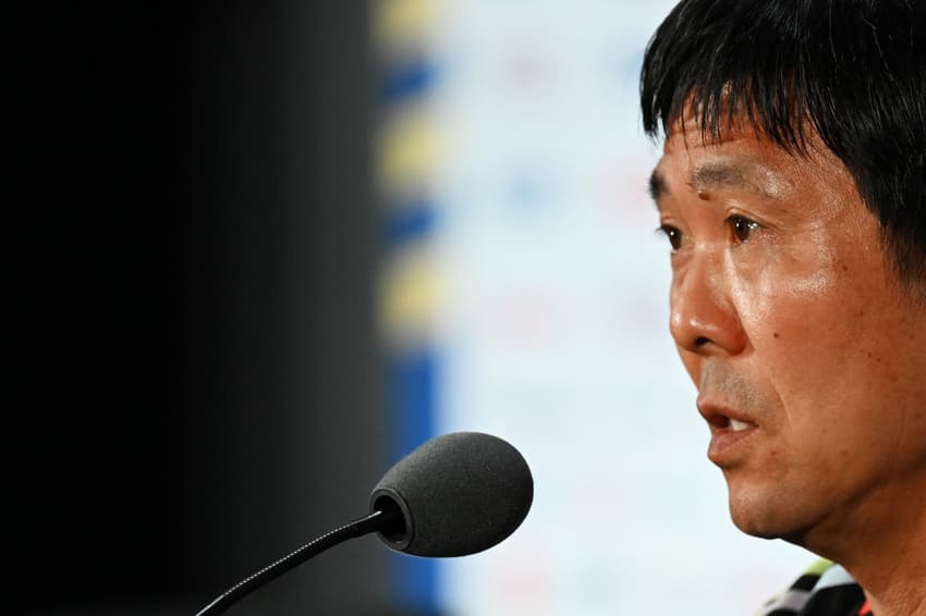 Técnico do Japão, Hajime Moriyasu em coletiva neste sábado, antes da estreia contra a Holanda (Photo Foto: Paul ELLIS / AFP)