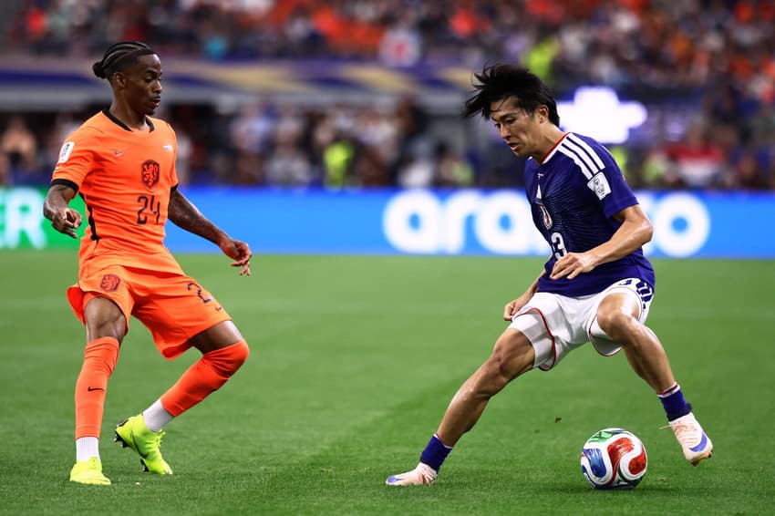 Summerville se destaca no empate entre Holanda e Japão (Foto: Aric Becker / AFP)