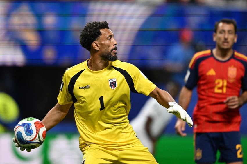 Goleiro Vozinha foi o destaque de Cabo Verde x Espanha (Foto: Roberto Schmidt / AFP)