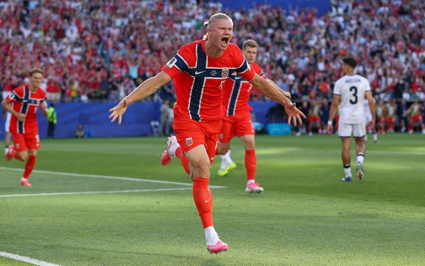 Erling Haaland na estreia da Noruega contra o Iraque na Copa do Mundo (Foto: Justin Setterfield / GETTY IMAGES NORTH AMERICA / Getty Images via AFP)