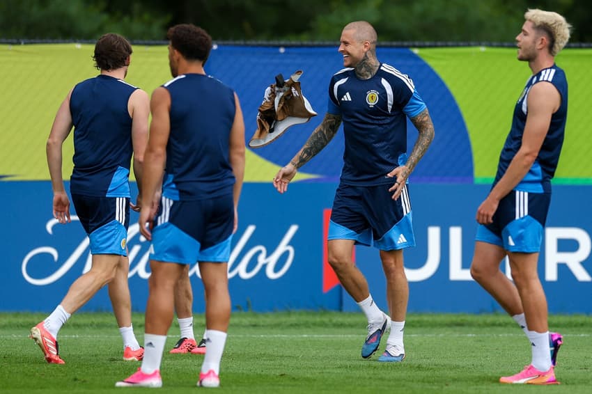 Lyndon Dykes treinando com os companheiros de equipe para o jogo contra o Marrocos, segunda rodada da Escócia na Copa do Mundo 2026 (Foto: Buda Mendes / GETTY IMAGES NORTH AMERICA / Getty Images via AFP)