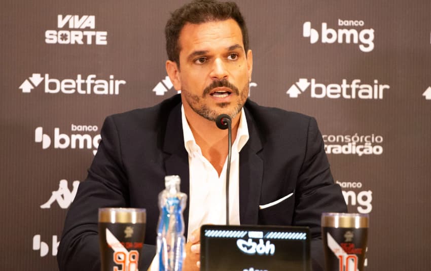 Diretor Executivo do Vasco, Admar Lopes, durante entrevista coletiva