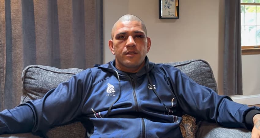 Alex Poatan se pronuncia em vídeo sobre derrota no UFC Casa Branca (Foto: Reprodução/YouTube/@Poatan.AlexPereira)
