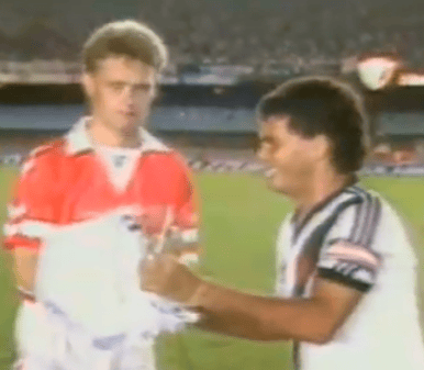 Geovane era o capitão do Vasco na partida contra a Dinamarca (Foto: Reprodução)