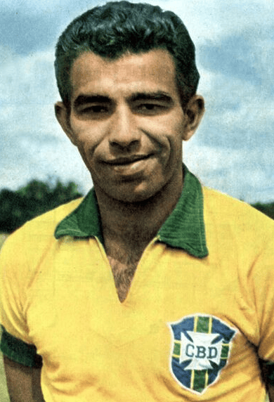 Vavá com a camisa da Seleção Brasileira (Foto: Reprodução)