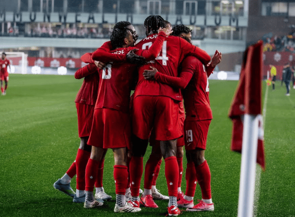 Jogadores do Canadá comemorando gol em amistoso (Foto: Reprodução/Instagram)