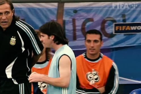 Messi e Scaloni na Copa do Mundo de 2006 (Foto: Reprodução)