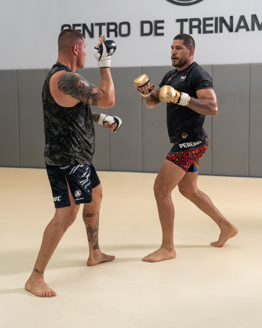 Alex Poatan na contagem regressiva para o UFC Casa Branca (Foto: Divulgação/UFC)