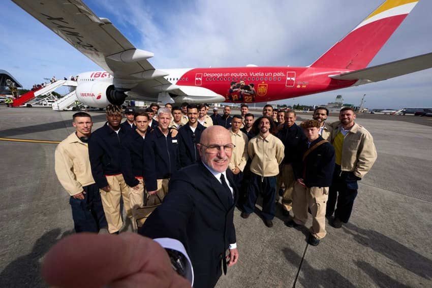 Espanha embarcou rumo ao Estados Unidos para a Copa do Mundo (Foto: Divulgação)