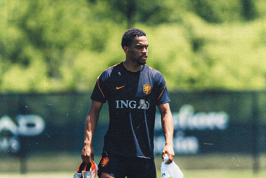 Jurriën Timber está fora da Copa do Mundo (Foto: Divulgação/Holanda)