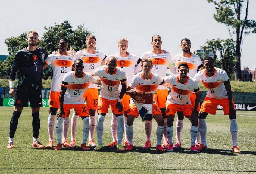 Já nos Estados Unidos, a Holanda disputou amistoso (Foto: Divulgação/Holanda)