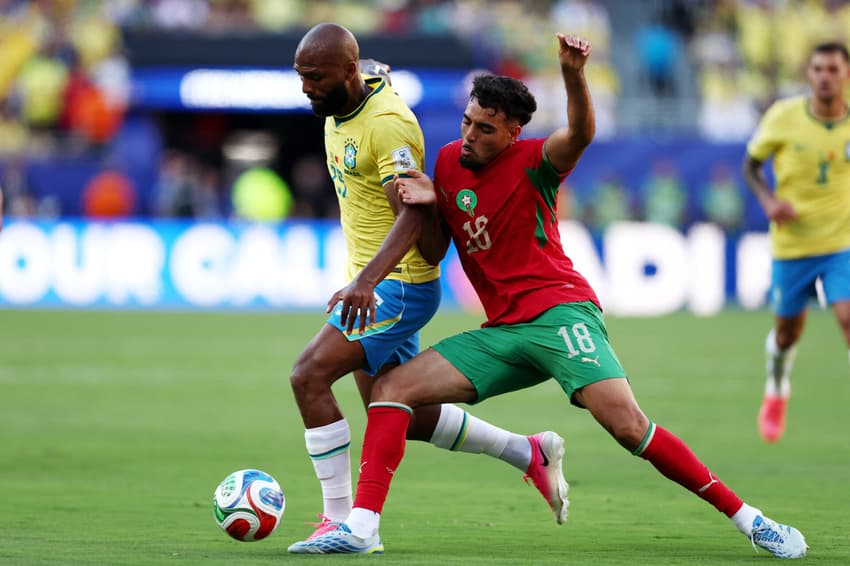 Igor Thiago em ação pela Seleção Brasileira (Foto: Charly Triballeau/AFP)