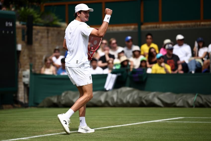 João Fonseca conquista vitória na estreia de Wimbledon