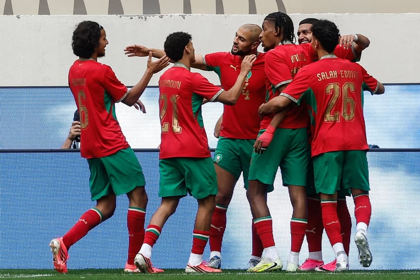 Jogadores do Marrocos comemoram gol em amistoso sobre Madagascar
