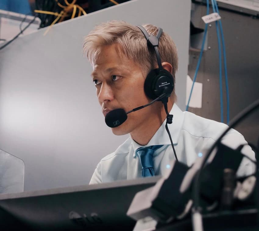 Keisuke Honda é comentarista da TV japonesa "NHK" durante a Copa do Mundo 2026
