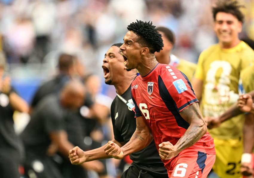 Kevin Pina comemora primeiro gol da história de Cabo Verde em Copa do Mundo contra o Uruguai