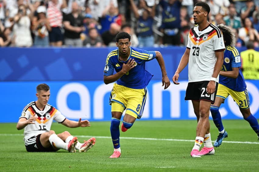 Empatando o jogo por alguns minutos no primeiro tempo contra a Alemanha, Livano Comenencia fez o único gol de Curaçao no jogo e o primeiro de Curaçao em Copas do Mundo