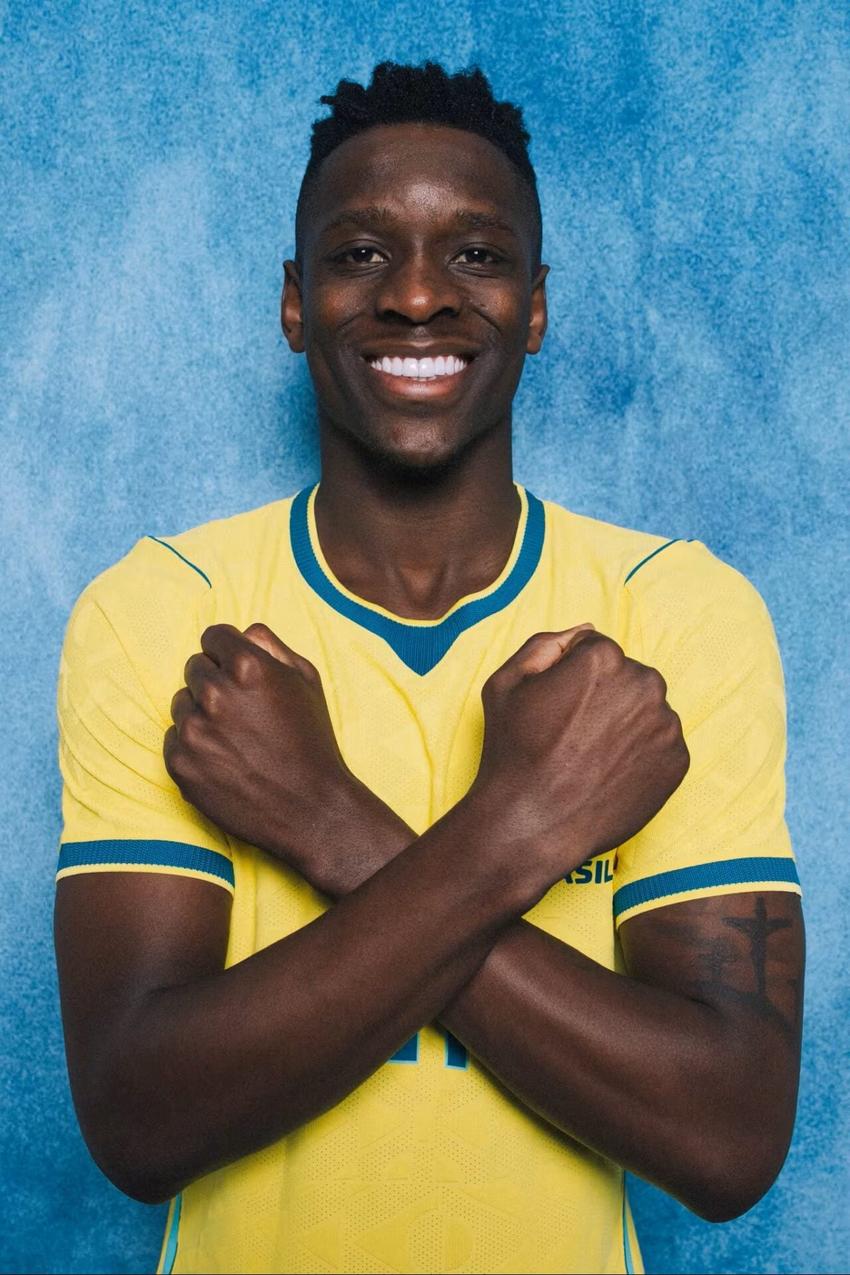 Luiz Henrique em Media Day pela Seleção para a Copa (Foto: Divulgação)