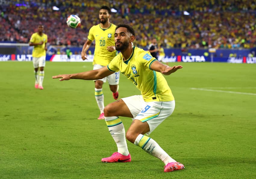 Matheus Cunha faz imitação de sufista em comemoração de gol em Brasil x Escócia na Copa do Mundo
