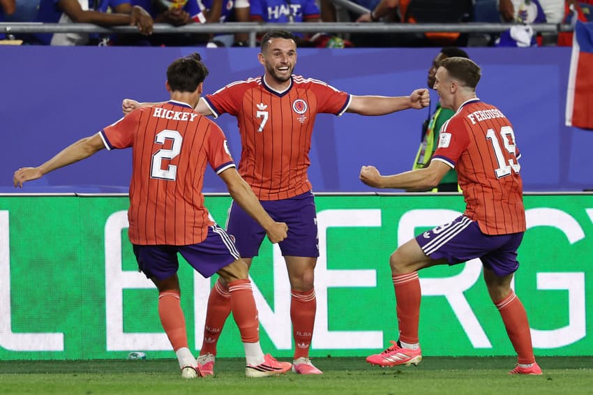 McGinn comemora gol da vitória da Escócia sobre o Haiti, pela Copa do Mundo