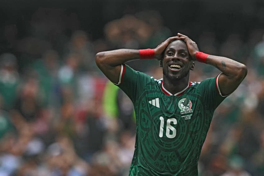 Júlian Quiñones México África do Sul Copa do Mundo