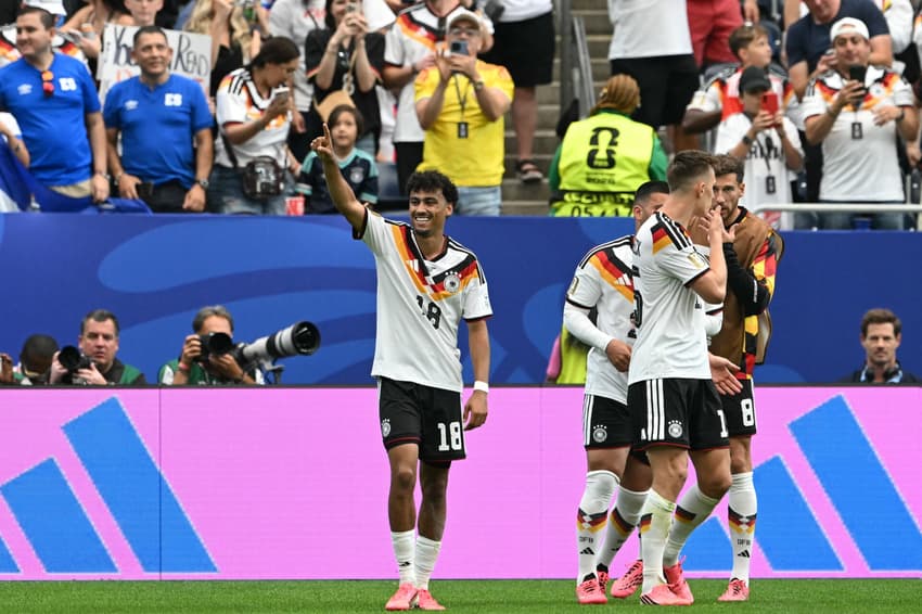 Nathaniel Brown marcou o quinto gol da Alemanha contra Curaçao