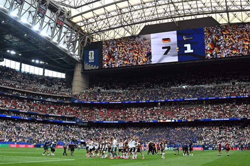 Placar do NRG Stadium mostra vitória de 7 a 1 da Alemanha sobre Curaçao