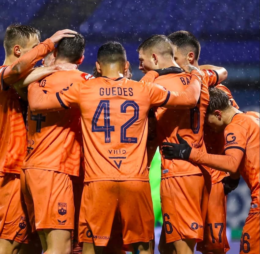 Renan Guedes comemora gol pelo Osijek, da Croácia