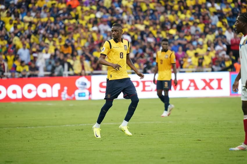 Denil Castillo em ação pela seleção do Equador (Foto: Reprodução/Instagram)