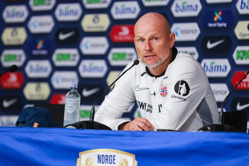 Stale Solbakken, técnico da Noruega, em entrevista coletiva