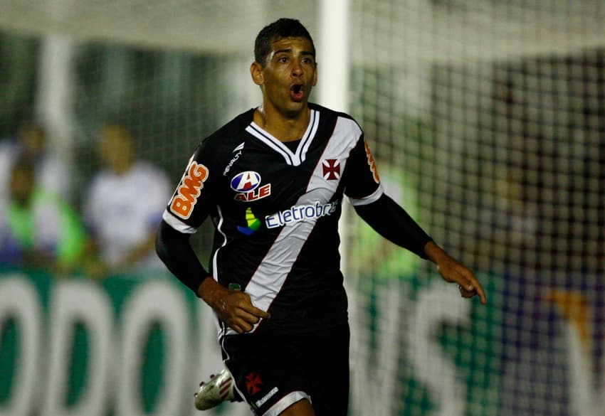 Diego Souza comemora gol marcado pelo Vasco contra o Avaí (Foto: Cleber Mendes/Lancepress)