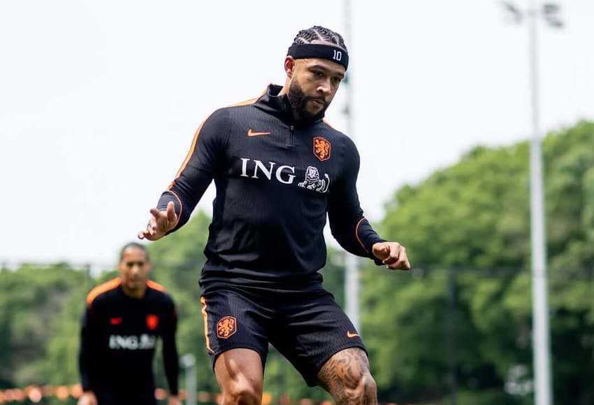Memphis Depay durante atividade da seleção da Holanda em Zeist (Foto: Divulgação/Holanda)