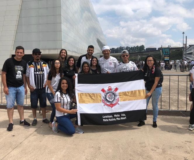 Primeira caravana organizada para apoiar o time feminino do Corinthians, em 2019. (Arquivo pessoal)