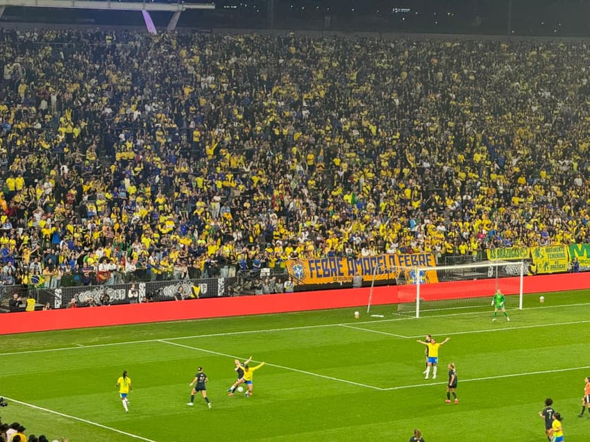 Público presente na Neo Química Arena em Brasil x Estados Unidos. (Giselly Corrêa/Lance!)